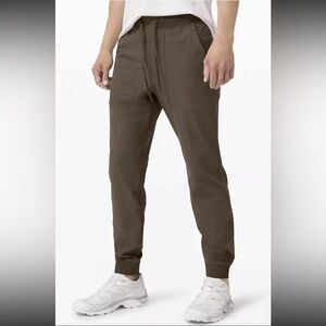 lululemon mens joggers extra size small (see picture for damage details)
